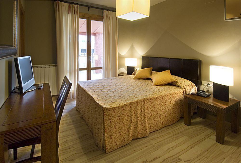 Hotel H Con Encanto Binéfar Екстериор снимка