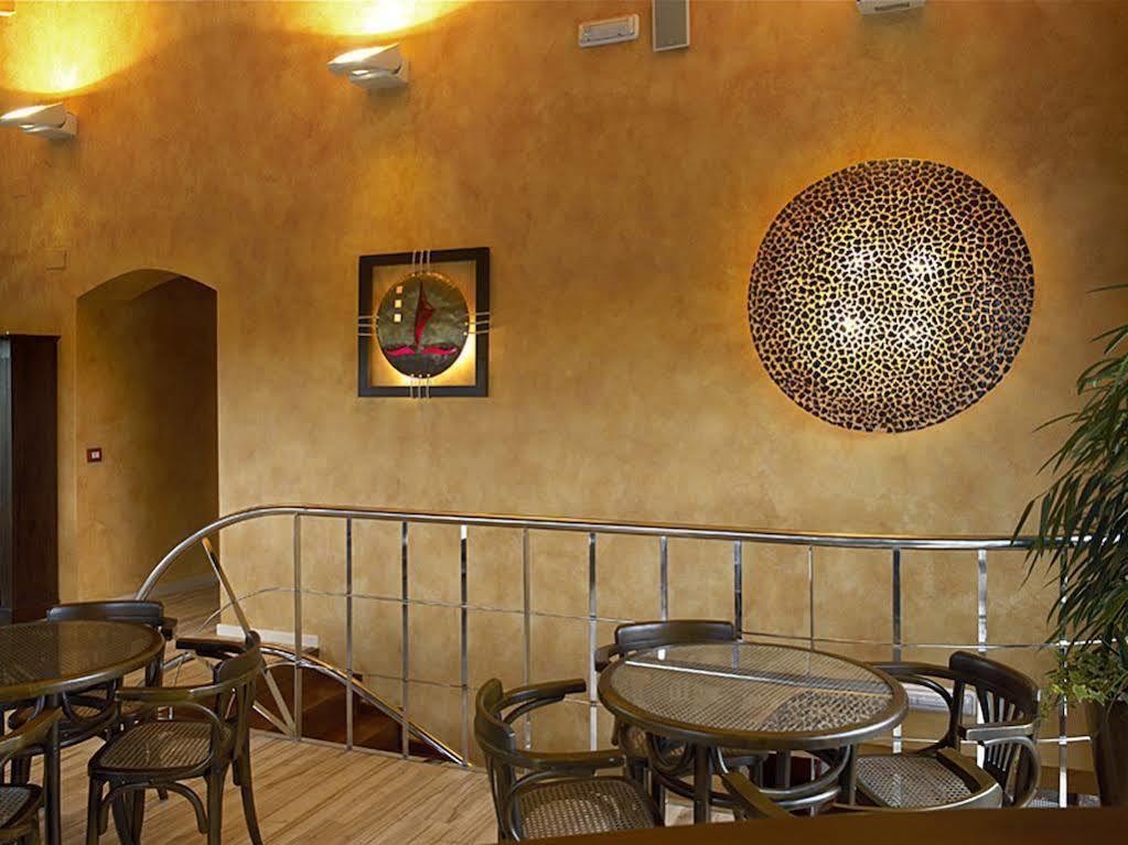 Hotel H Con Encanto Binéfar Екстериор снимка